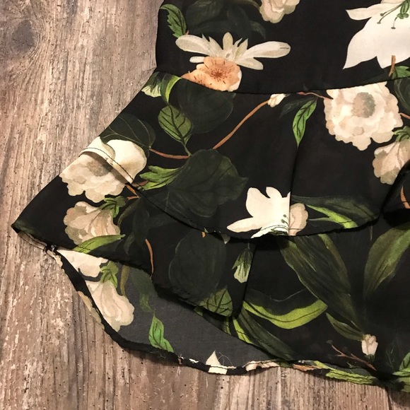 Floral ruffle skirt in EUC - Picture 2 of 3
